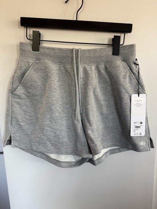 ALO Yoga Pants - NWT ALO Yoga Low Key Sweat Short Size Medium